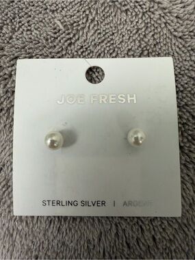 Joe Fresh White  Pearl Stud Earrings STERLING SILVER.costume jewellery -NWT